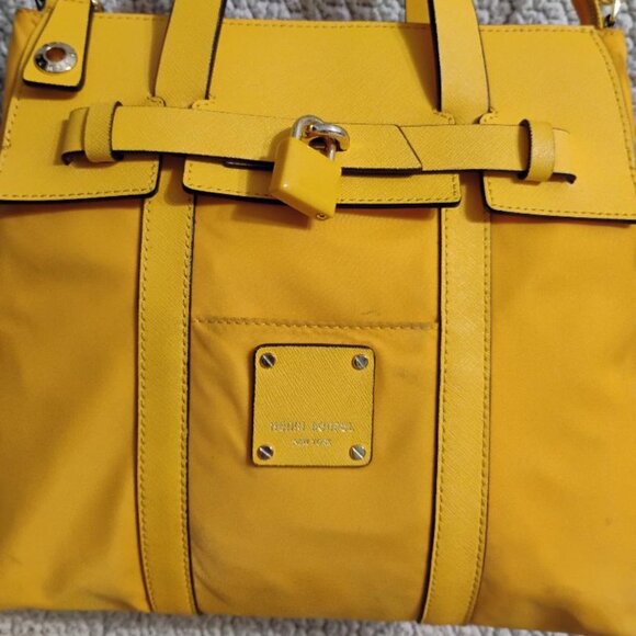 HENRI BENDEL Jetsetter Yellow Nylon Convertible Backpack/ Crossbody Bag - Picture 2 of 13
